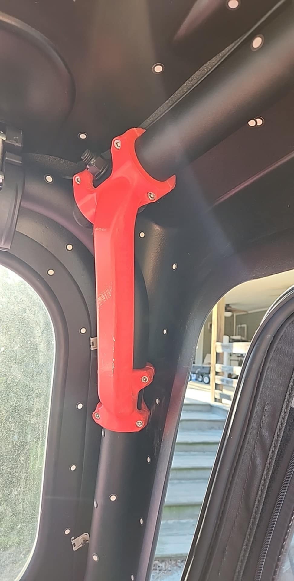 Handle V3 in the Roxor Right.jpg