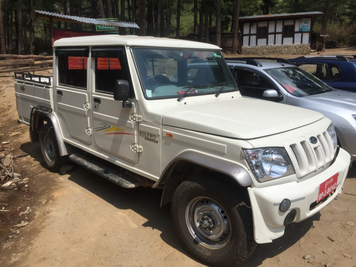 Mahindra_Bolero_Camper_Front.JPG